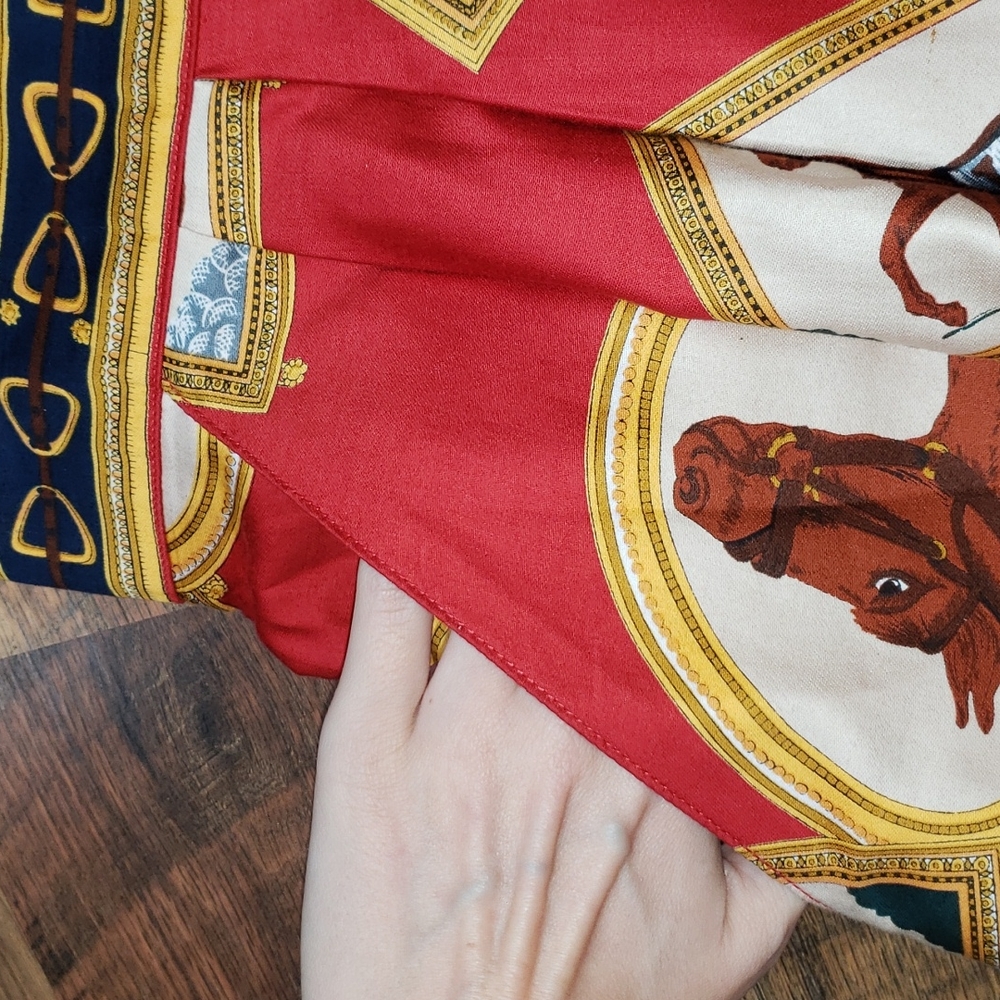 Vintage Alexander Campbell Red and Yellow Horse Portrait Pencil Skirt, Size 10. - Picture 5 of 6